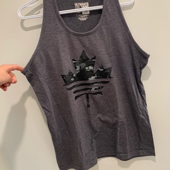 🤩 3 for $20 / Adidas Ultimate Grey Tank with Camo Maple Leaf - Picture 2 of 7
